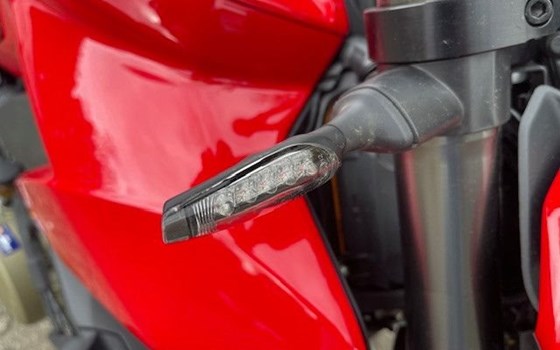 Gebrauchtmotorrad Ducati Streetfighter V4 - Bild 8