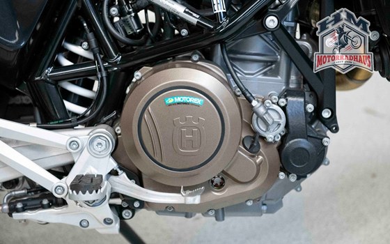 Gebrauchtmotorrad Husqvarna 701 Supermoto - Bild 12