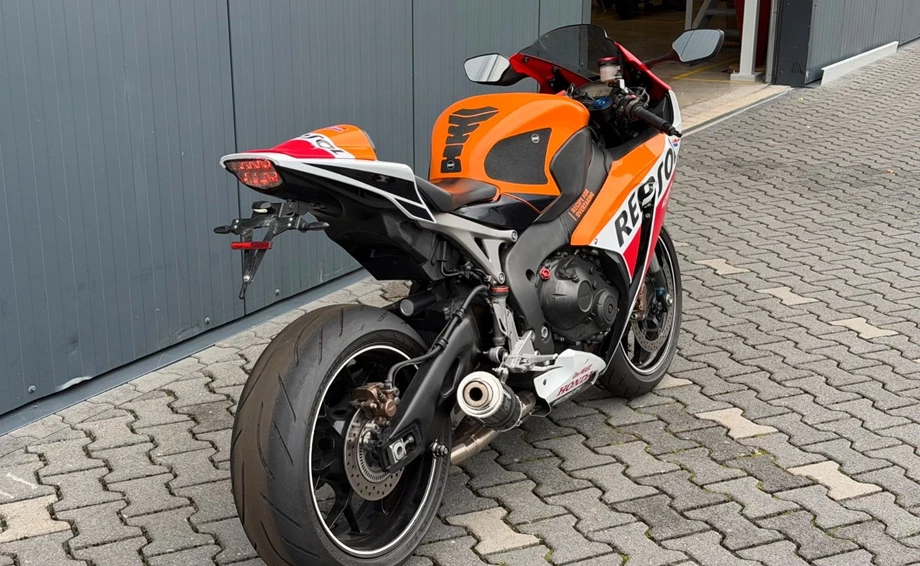 Angebot Honda CBR1000RR Fireblade Bild 2: Angebot Honda CBR1000RR Fireblade