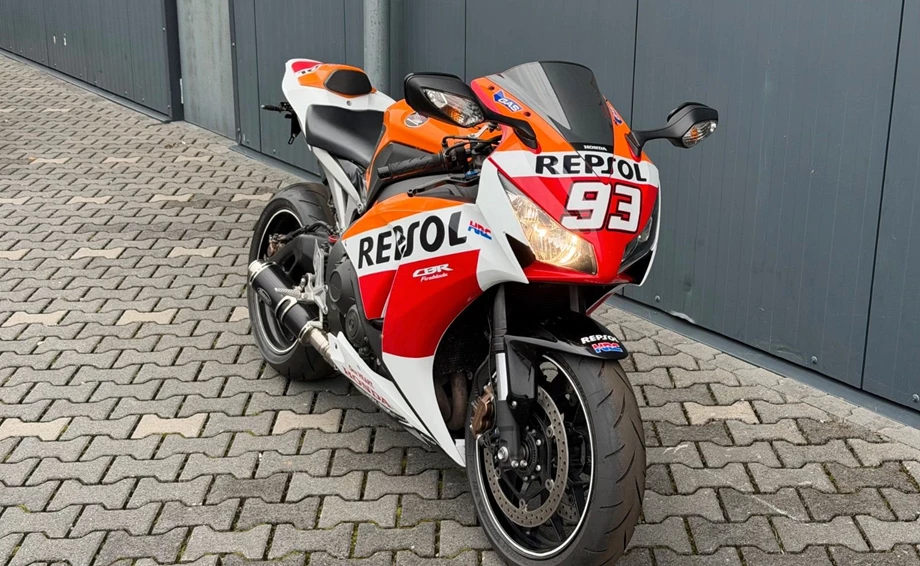 Angebot Honda CBR1000RR Fireblade Bild 3: Angebot Honda CBR1000RR Fireblade