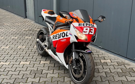 Gebrauchtmotorrad Honda CBR1000RR Fireblade - Bild 3