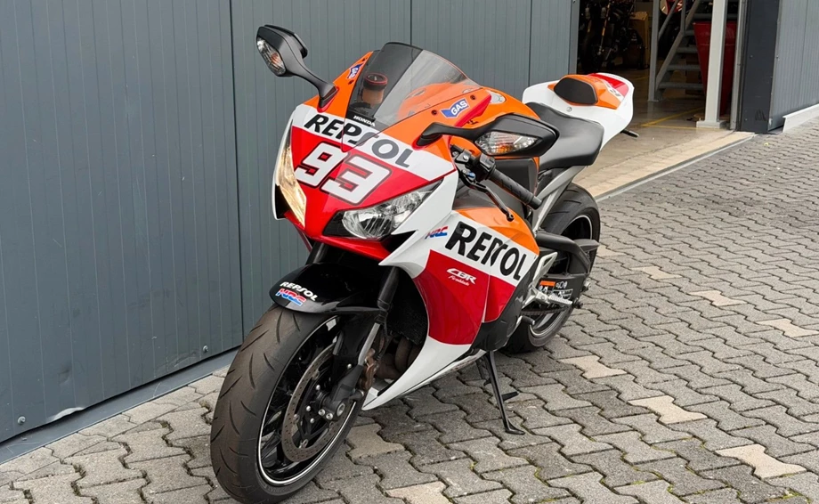 Angebot Honda CBR1000RR Fireblade Bild 6: Angebot Honda CBR1000RR Fireblade