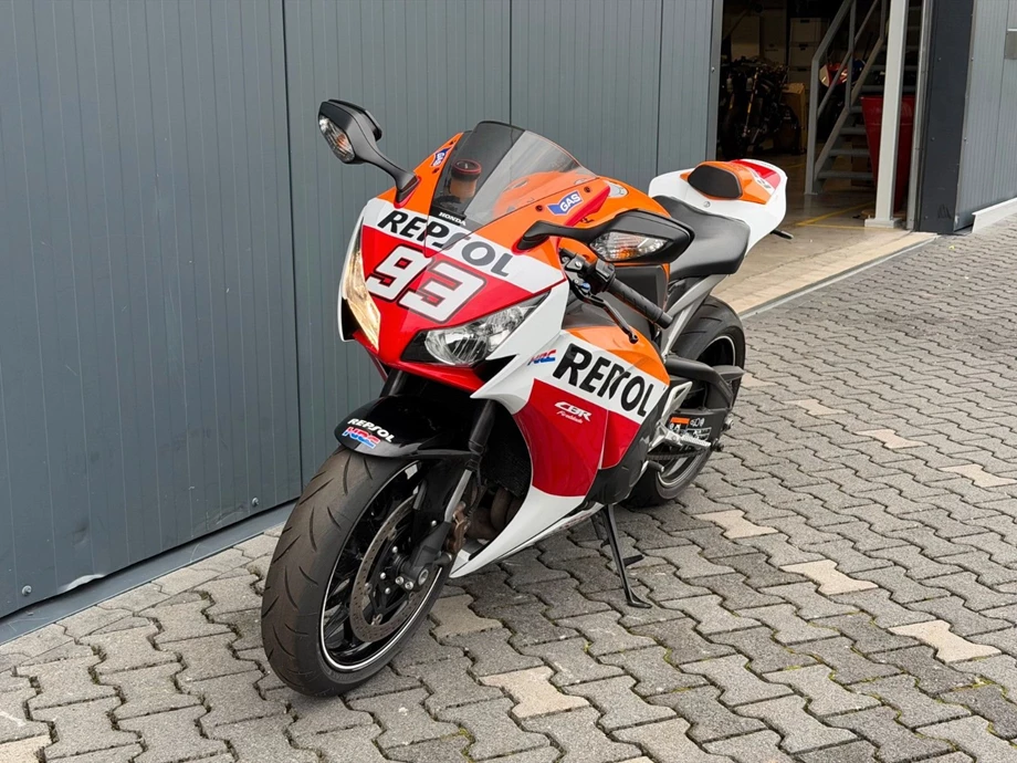 Angebot Honda CBR1000RR Fireblade Bild 6: Angebot Honda CBR1000RR Fireblade