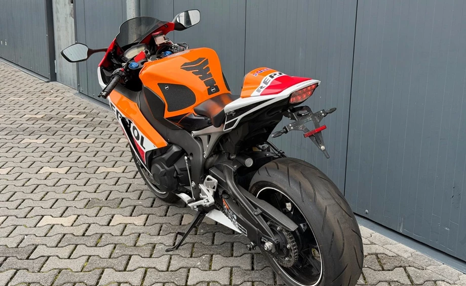 Angebot Honda CBR1000RR Fireblade Bild 7: Angebot Honda CBR1000RR Fireblade