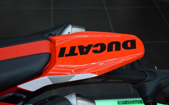 Gebrauchtmotorrad Ducati Hypermotard 698 Mono RVE - Bild 7