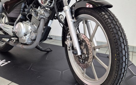 Gebrauchtmotorrad Yamaha YBR 125 Custom - Bild 5