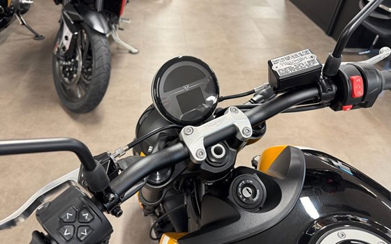 Gebrauchtmotorrad Triumph Trident 660 - Bild 9