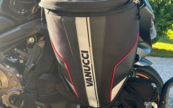 Gebrauchtmotorrad Honda CBR650R - Bild 10 Gebrauchtmotorrad Honda CBR650R - Bild 10