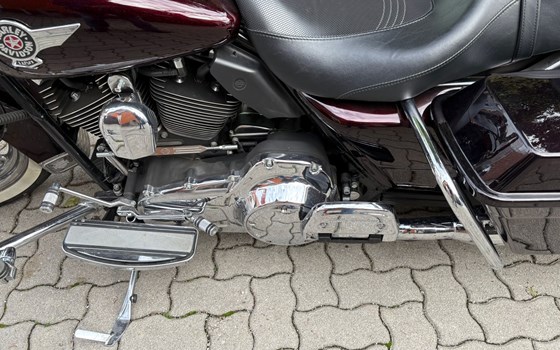 Gebrauchtmotorrad Harley-Davidson Road King Classic FLHRC - Bild 12 Gebrauchtmotorrad Harley-Davidson Road King Classic FLHRC - Bild 12