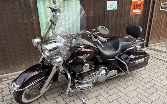 Gebrauchtmotorrad Harley-Davidson Road King Classic FLHRC - Bild 4 Gebrauchtmotorrad Harley-Davidson Road King Classic FLHRC - Bild 4