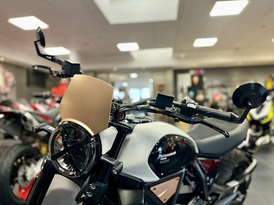 Offer Ducati Scrambler 10° Anniversario Rizoma Edition Bild 11: Offer Ducati Scrambler 10° Anniversario Rizoma Edition
