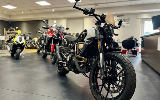 Gebrauchtmotorrad Ducati Scrambler 10° Anniversario Rizoma Edition - Bild 4