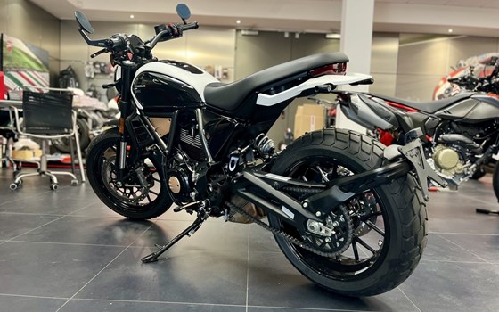 Gebrauchtmotorrad Ducati Scrambler 10° Anniversario Rizoma Edition - Bild 6