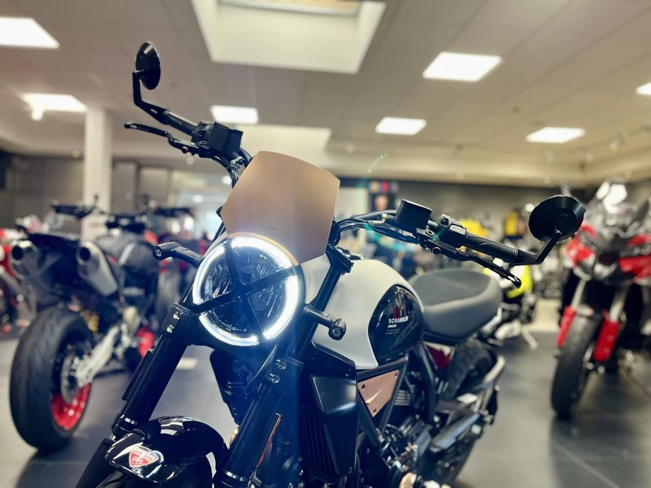 Offer Ducati Scrambler 10° Anniversario Rizoma Edition Bild 7: Offer Ducati Scrambler 10° Anniversario Rizoma Edition
