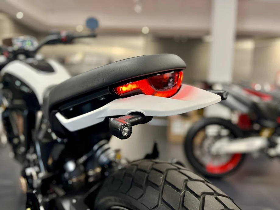 Offer Ducati Scrambler 10° Anniversario Rizoma Edition Bild 8: Offer Ducati Scrambler 10° Anniversario Rizoma Edition