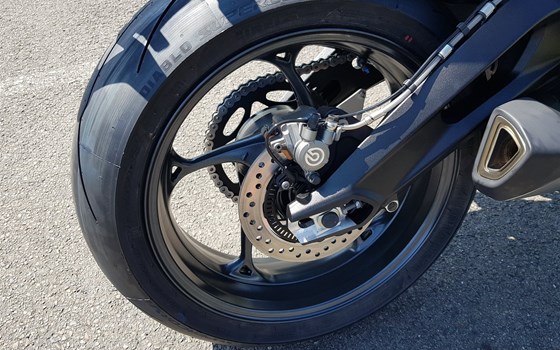 Neufahrzeug Triumph Street Triple 765 RS - Bild 8