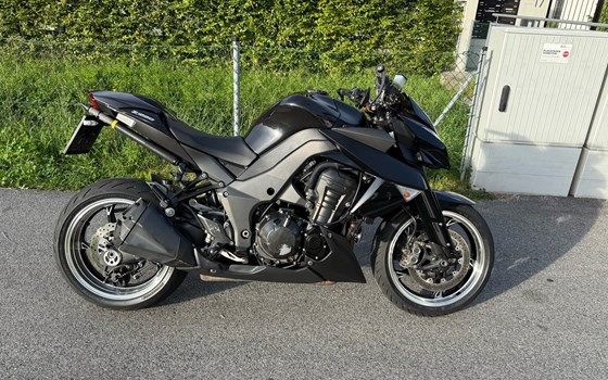Gebrauchtmotorrad Kawasaki Z 1000 Black Edition - Bild 4 Gebrauchtmotorrad Kawasaki Z 1000 Black Edition - Bild 4
