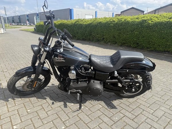 Gebrauchtmotorrad Harley-Davidson Street Bob 117