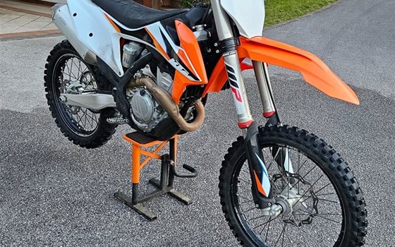 Gebrauchtmotorrad KTM 350 SX-F - Bild 2 Gebrauchtmotorrad KTM 350 SX-F - Bild 2