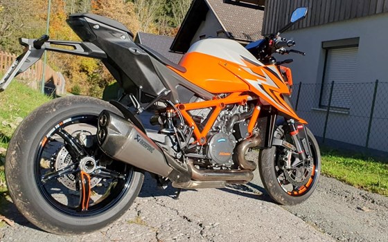 Gebrauchtmotorrad KTM 1290 Super Duke R - Bild 1 Gebrauchtmotorrad KTM 1290 Super Duke R - Bild 1