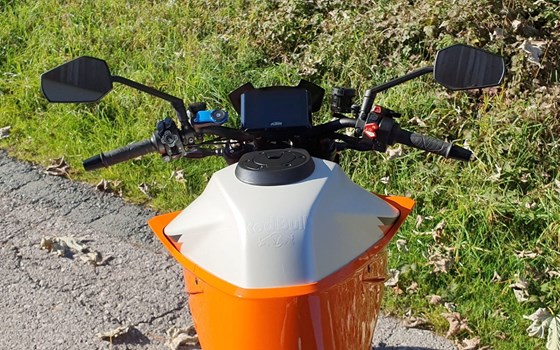 Gebrauchtmotorrad KTM 1290 Super Duke R - Bild 16 Gebrauchtmotorrad KTM 1290 Super Duke R - Bild 16