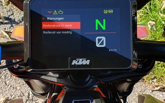 Gebrauchtmotorrad KTM 1290 Super Duke R - Bild 19 Gebrauchtmotorrad KTM 1290 Super Duke R - Bild 19