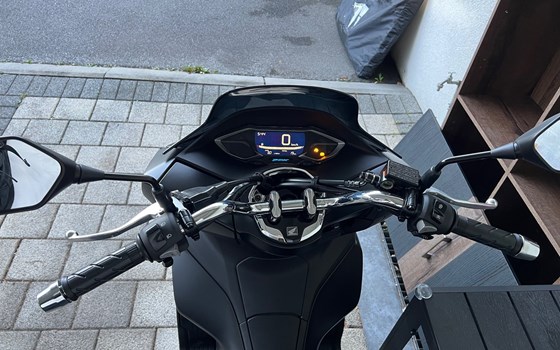 Gebrauchtmotorrad Honda PCX125 - Bild 3 Gebrauchtmotorrad Honda PCX125 - Bild 3
