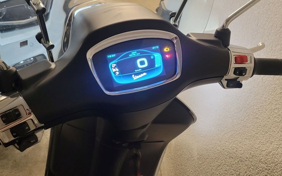 Motorrad Occasion Vespa Sprint 125 S - Bild 2
