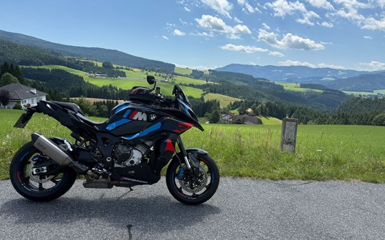 Gebrauchtmotorrad BMW M 1000 XR - Bild 1 Gebrauchtmotorrad BMW M 1000 XR - Bild 1