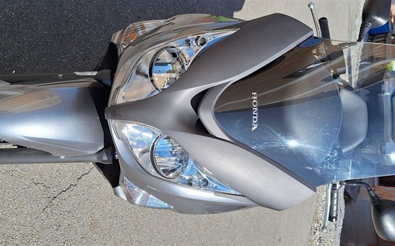 Gebrauchtmotorrad Honda FJS 400 Silver Wing - Bild 4 Gebrauchtmotorrad Honda FJS 400 Silver Wing - Bild 4