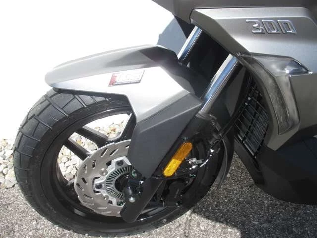 Angebot Sym ADX 300 Bild 5: Angebot Sym ADX 300