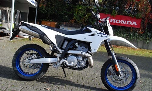 Suzuki DR-Z4SM