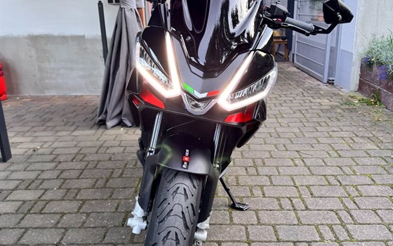 Gebrauchtmotorrad Aprilia Tuono 660 Factory - Bild 1