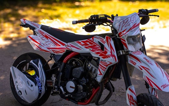 Gebrauchtmotorrad SWM SM 125 R - Bild 2