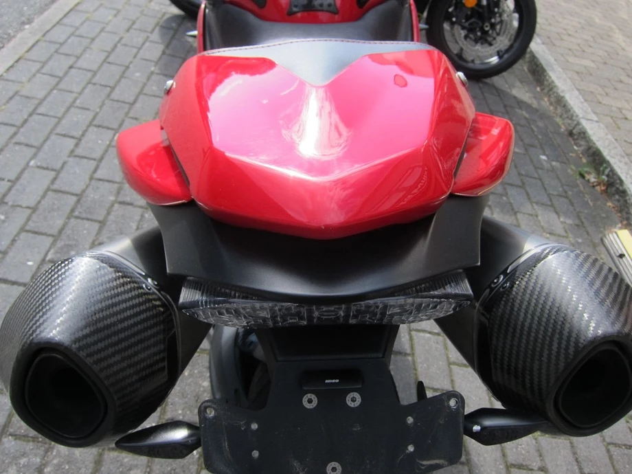 Angebot Triumph Speed Triple 1050 Bild 10: Angebot Triumph Speed Triple 1050