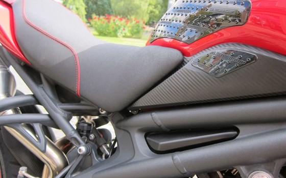 Gebrauchtmotorrad Triumph Speed Triple 1050 - Bild 11