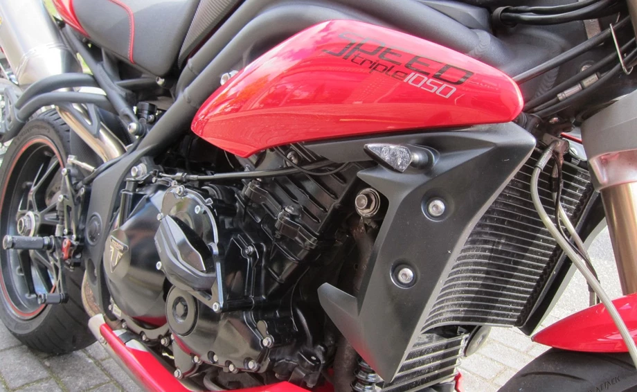 Angebot Triumph Speed Triple 1050 Bild 12: Angebot Triumph Speed Triple 1050