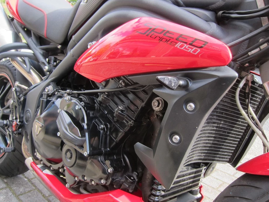 Angebot Triumph Speed Triple 1050 Bild 12: Angebot Triumph Speed Triple 1050