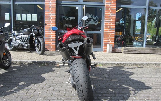 Gebrauchtmotorrad Triumph Speed Triple 1050 - Bild 14