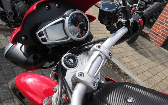 Gebrauchtmotorrad Triumph Speed Triple 1050 - Bild 3