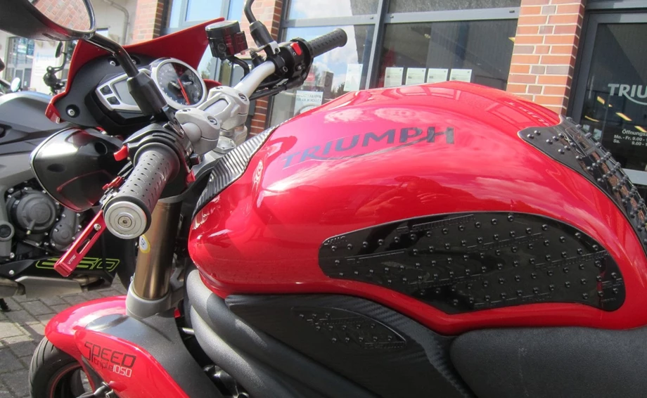 Angebot Triumph Speed Triple 1050 Bild 6: Angebot Triumph Speed Triple 1050