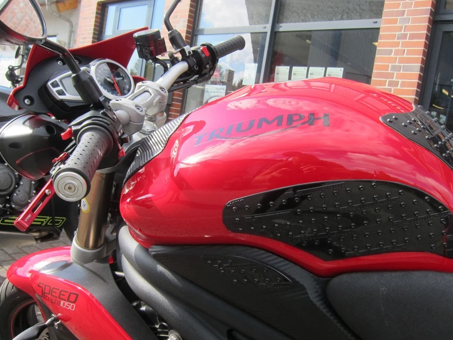 Angebot Triumph Speed Triple 1050 Bild 6: Angebot Triumph Speed Triple 1050