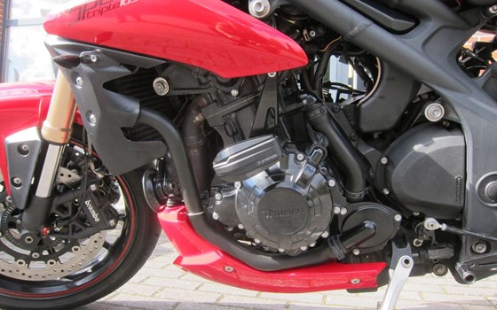 Gebrauchtmotorrad Triumph Speed Triple 1050 - Bild 7