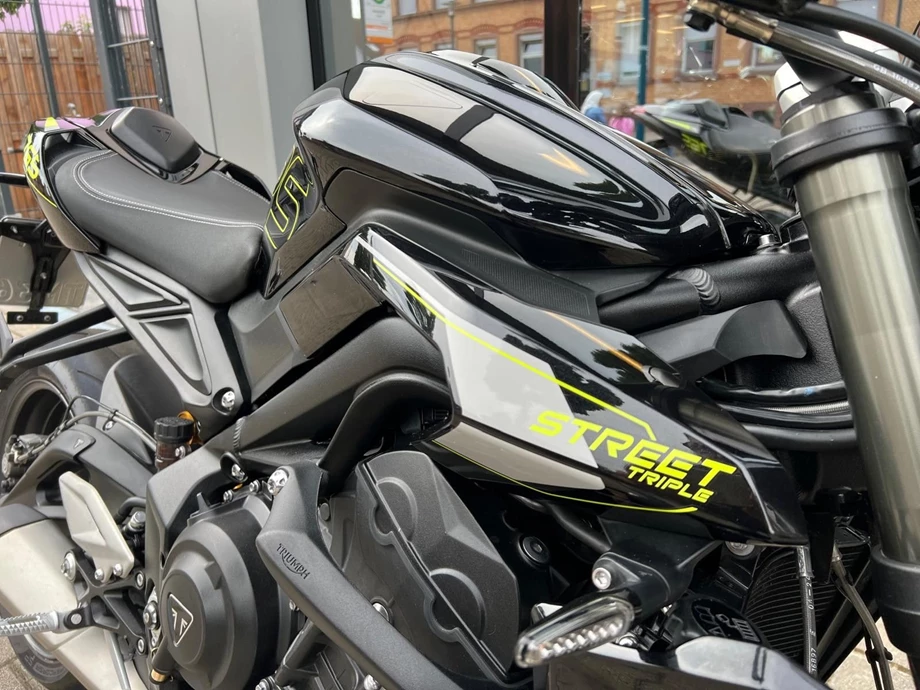 Angebot Triumph Street Triple RS Bild 17: Angebot Triumph Street Triple RS