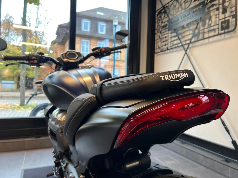 Angebot Triumph Rocket 3 Storm R Bild 12: Angebot Triumph Rocket 3 Storm R