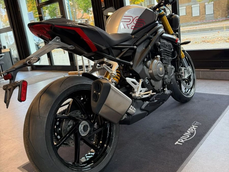 Angebot Triumph Speed Triple 1200 RS Bild 18: Angebot Triumph Speed Triple 1200 RS