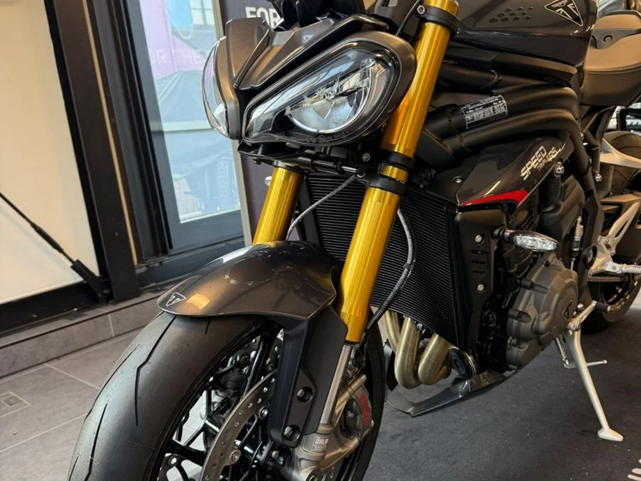 Angebot Triumph Speed Triple 1200 RS Bild 23: Angebot Triumph Speed Triple 1200 RS