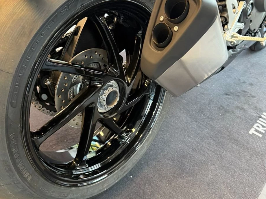 Angebot Triumph Speed Triple 1200 RS Bild 6: Angebot Triumph Speed Triple 1200 RS