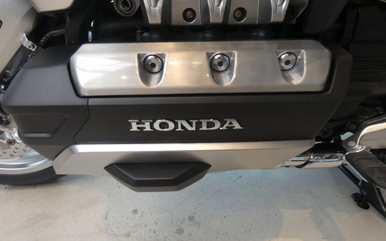 Gebrauchtmotorrad Honda GL 1800 Goldwing Tour DCT - Bild 11