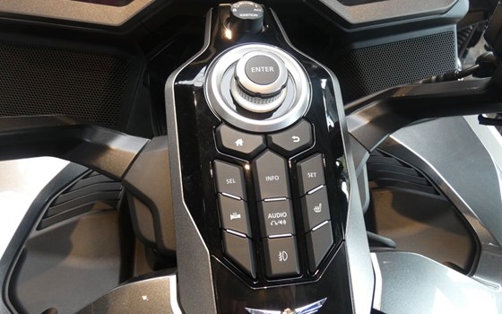 Gebrauchtmotorrad Honda GL 1800 Goldwing Tour DCT - Bild 8